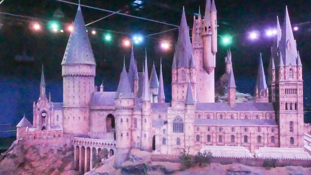 Maquete do Castelo de Hogwarts exibida no Warner Bros. Studio Tour London